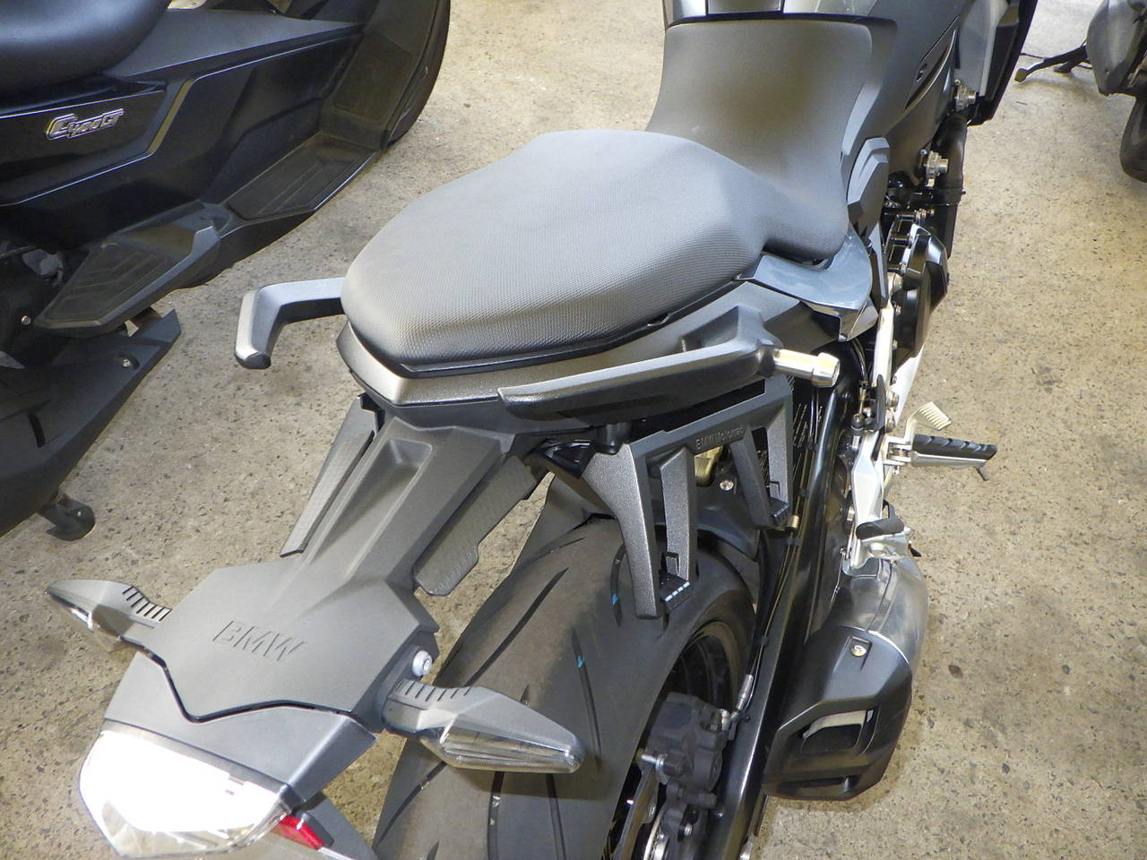 BMW F900R