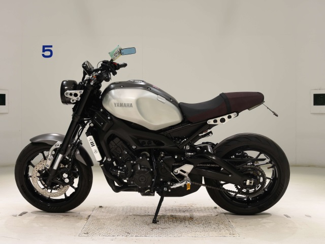 YAMAHA XSR 900