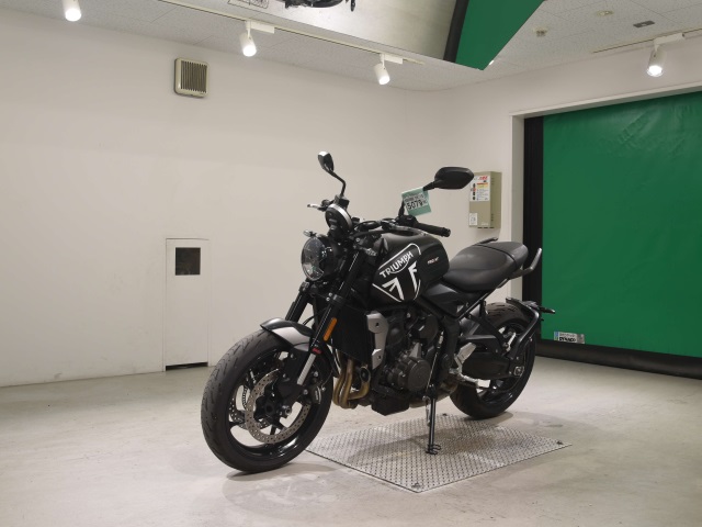 TRIUMPH TRIDENT 660