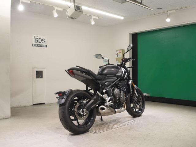 TRIUMPH TRIDENT 660