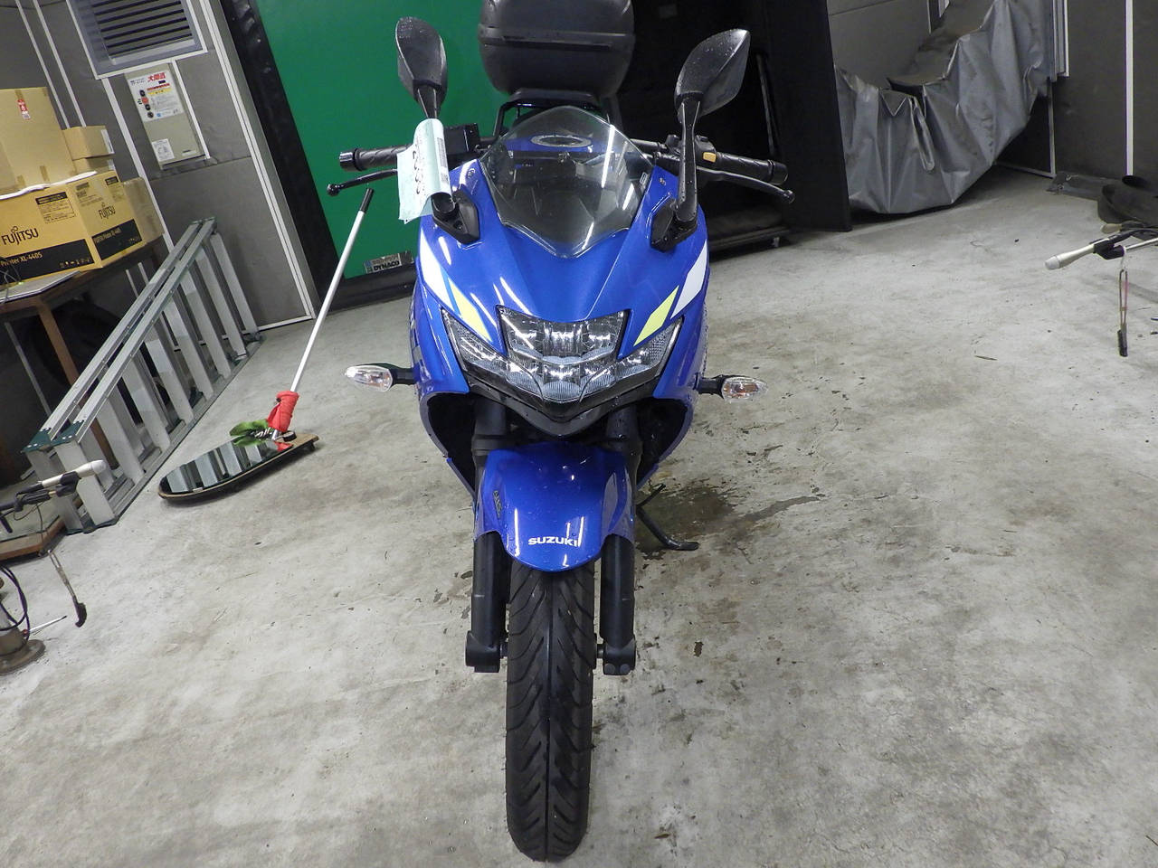 Suzuki GIXXER250SF