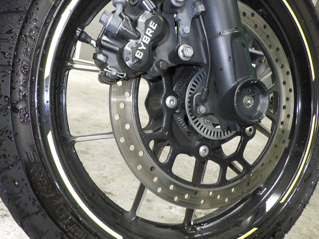 Suzuki GIXXER250SF