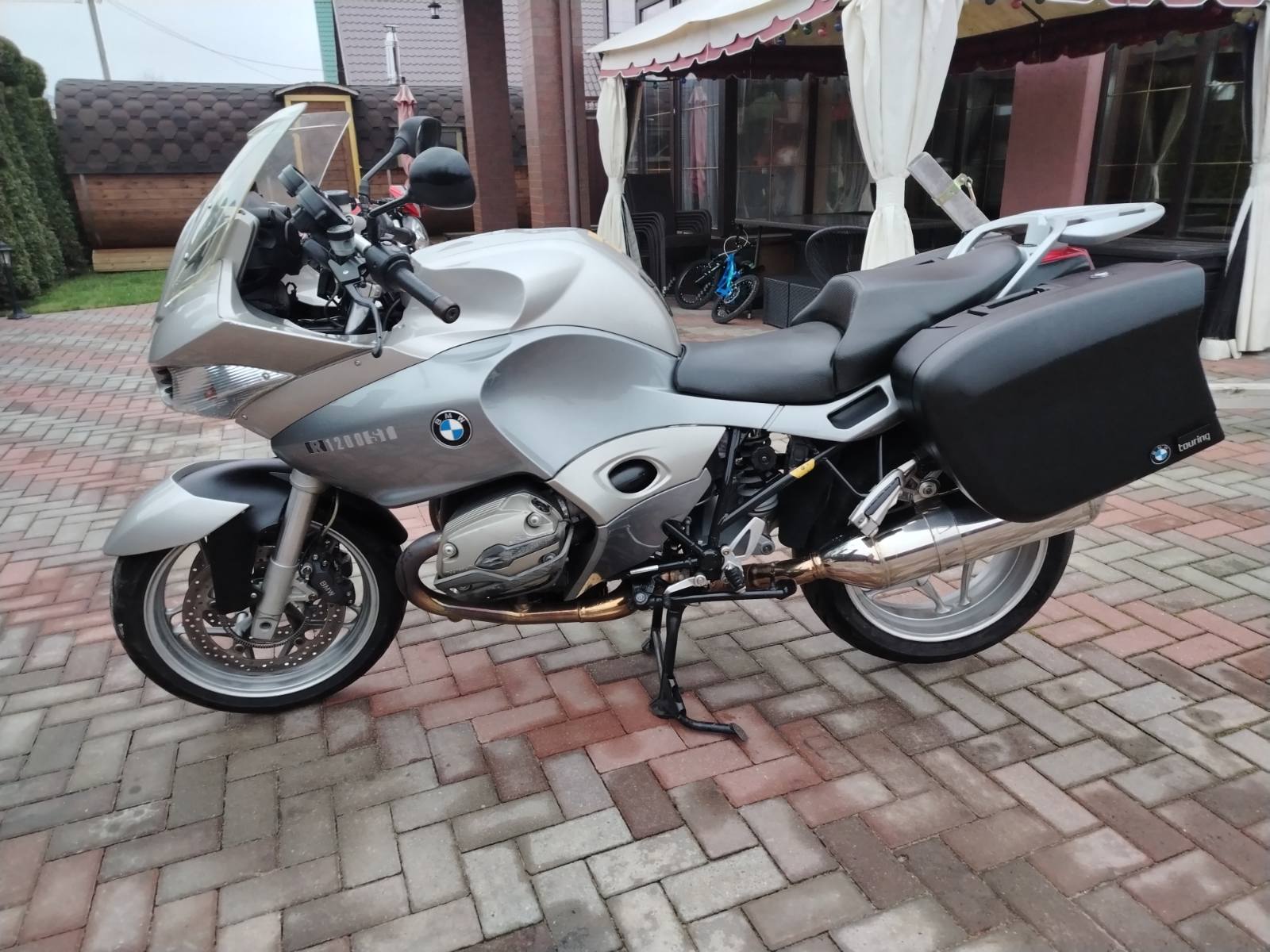 BMW R1200ST