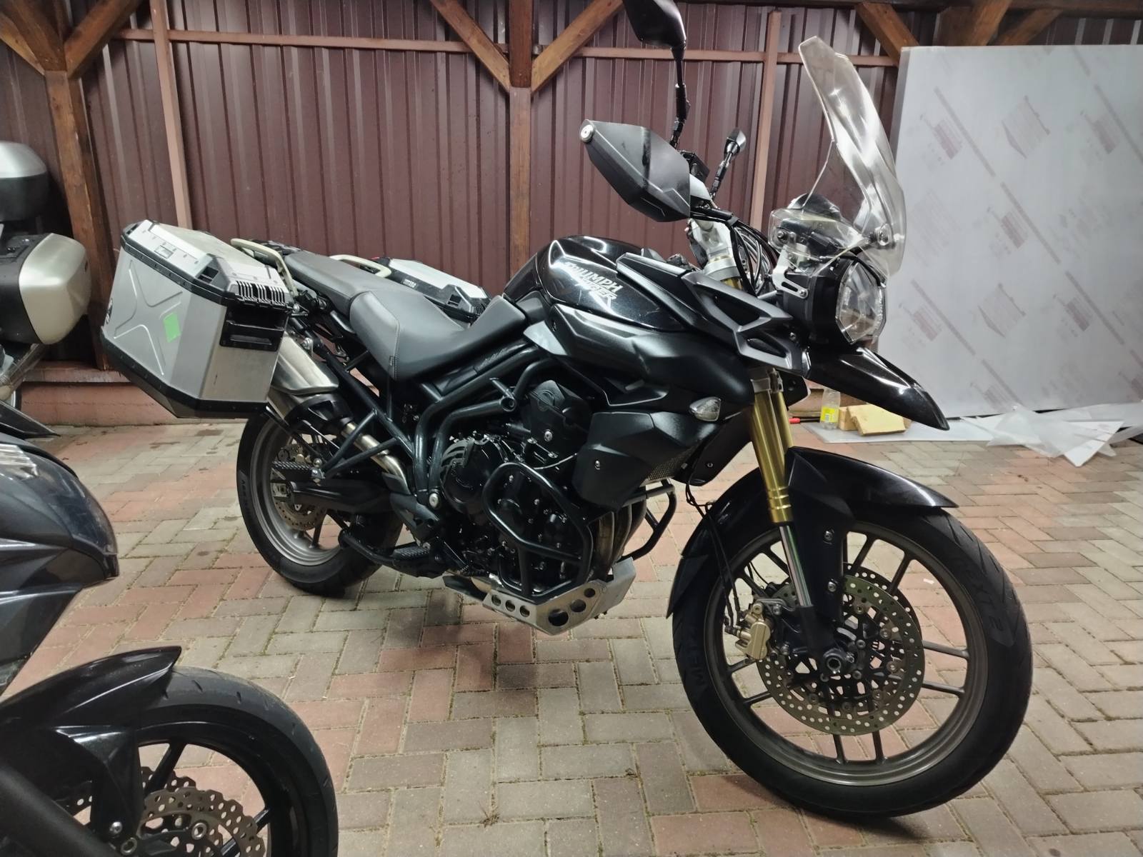 TRIUMPH TIGER 800