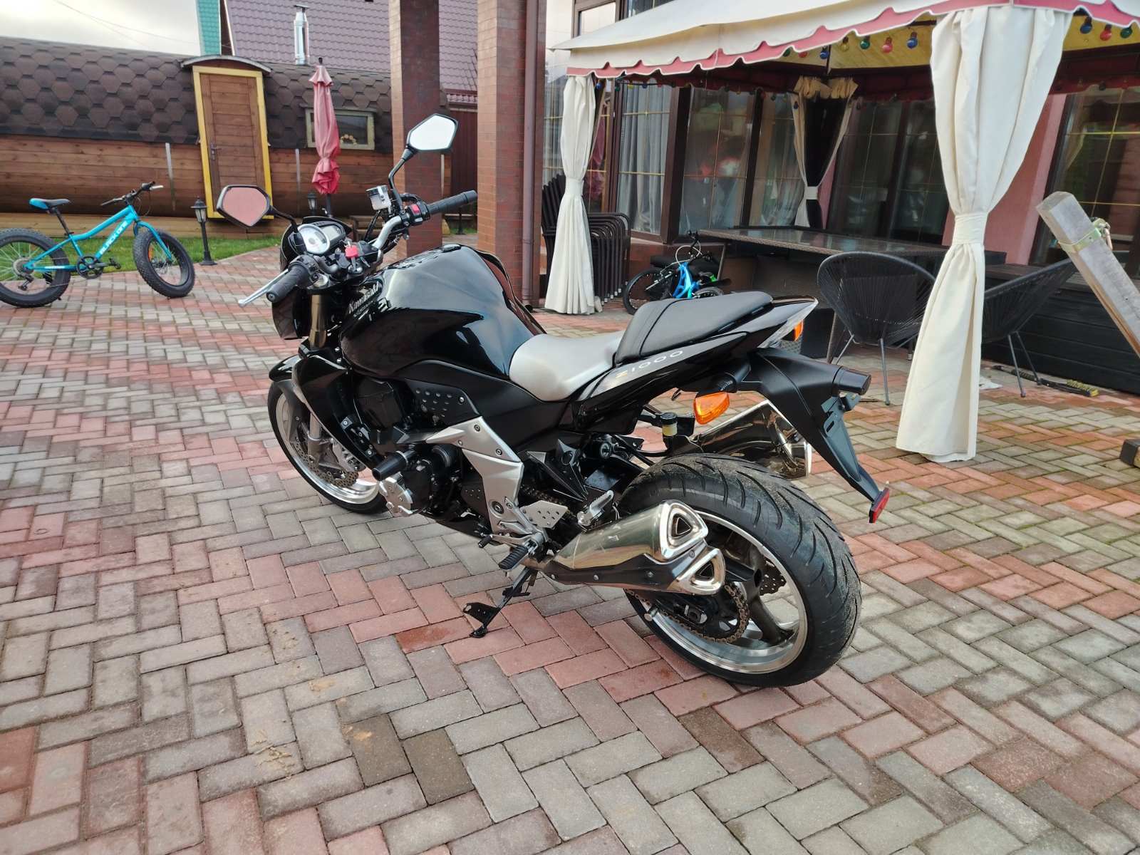 KAWASAKI Z1000