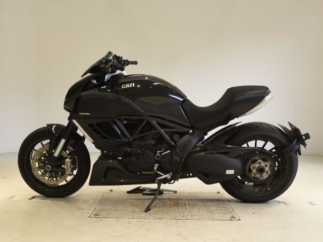 DUCATI DIAVEL 