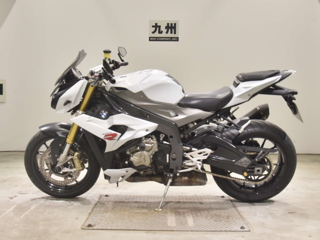 BMW S1000R