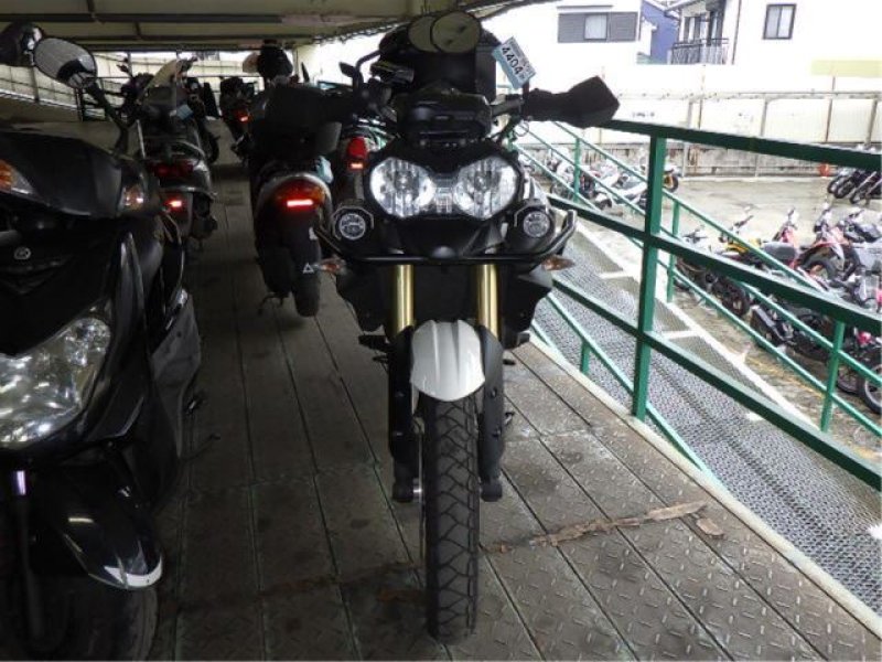 TRIUMPH TIGER 800
