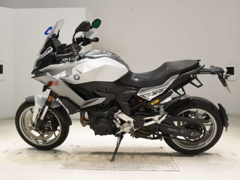 BMW F900XR