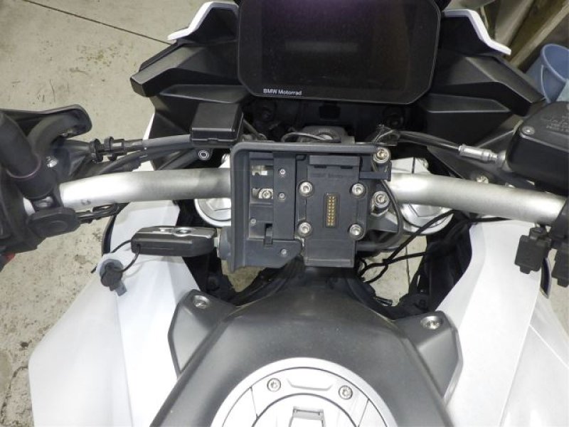 BMW F900XR