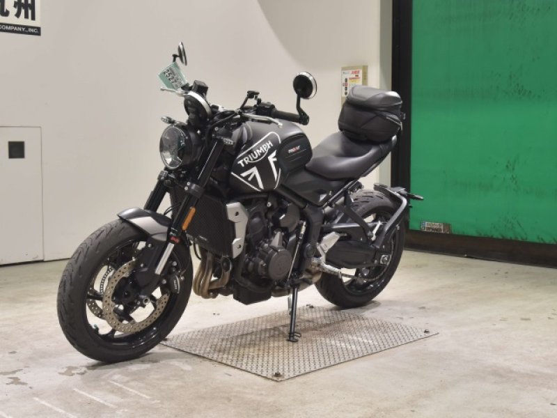 TRIUMPH TRIDENT 660