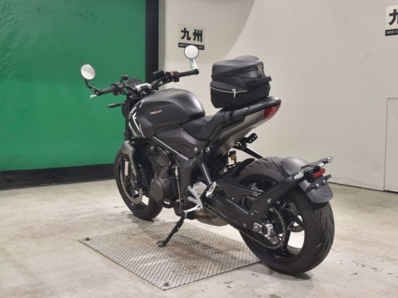 TRIUMPH TRIDENT 660