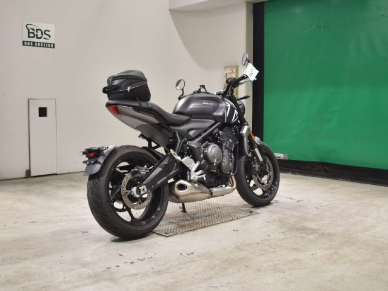 TRIUMPH TRIDENT 660