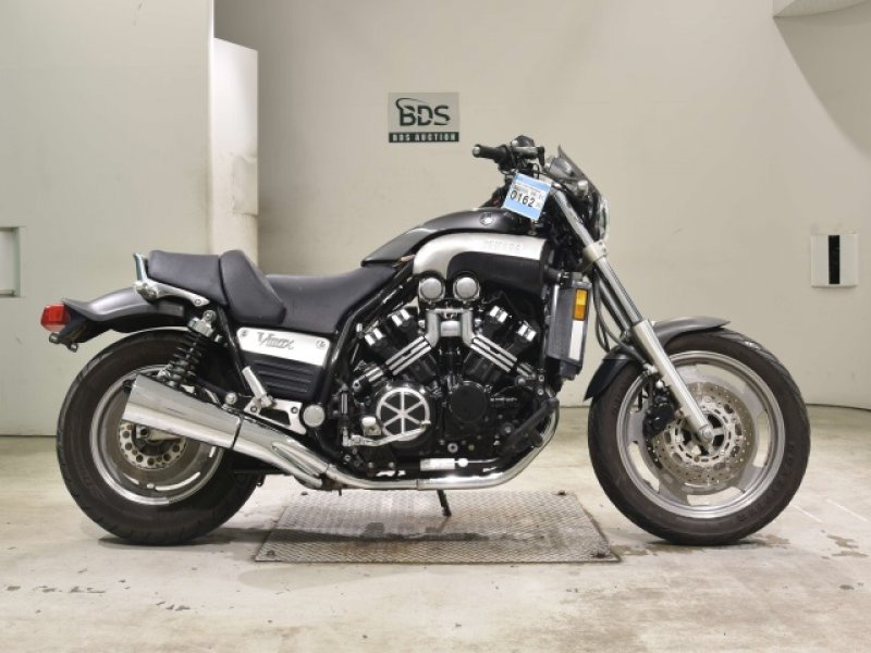 YAMAHA V-MAX 2000