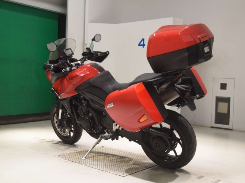 TRIUMPH 1050 2013