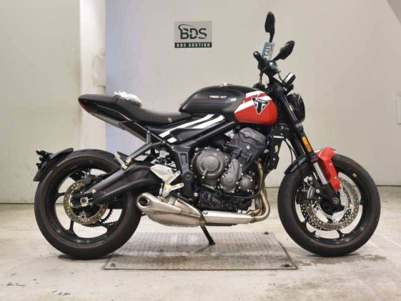 TRIUMPH TRIDENT 660 2025