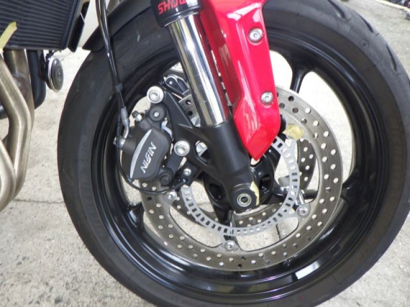 TRIUMPH TRIDENT 660 2025