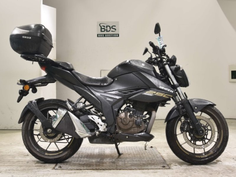 SUZUKI GIXXER 250 2018