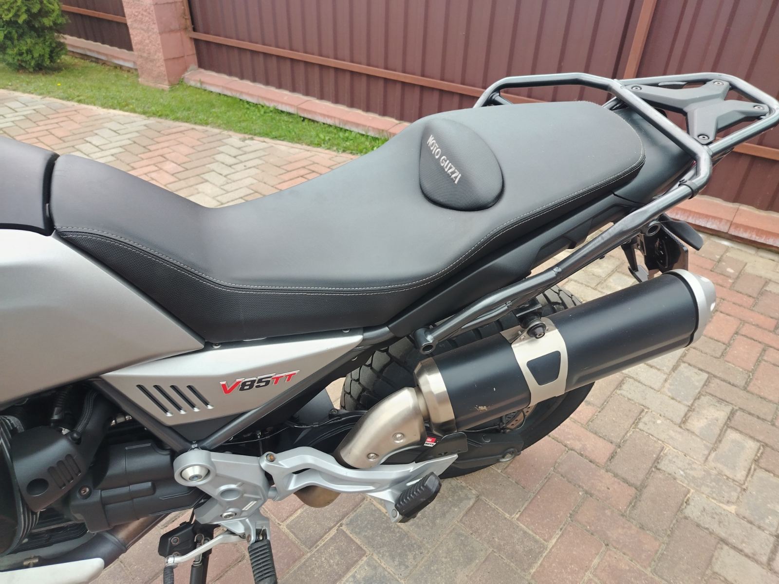 Moto Guzzi V85TT 2021