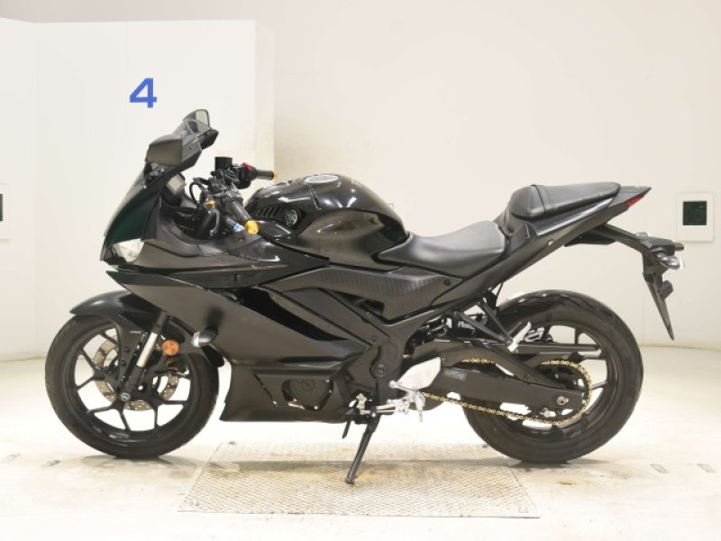 YAMAHA YZF-R3 2021
