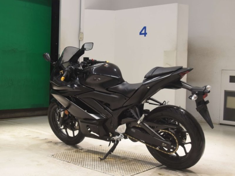 YAMAHA YZF-R3 2021